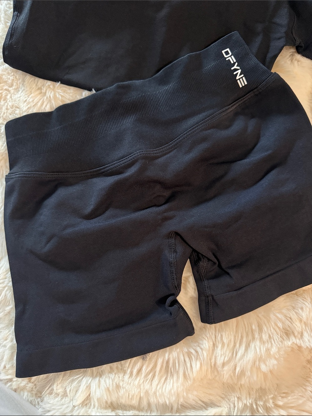DFYNE Kids Black Active Shorts Set - Seamless Performance - Picture 2 of 4